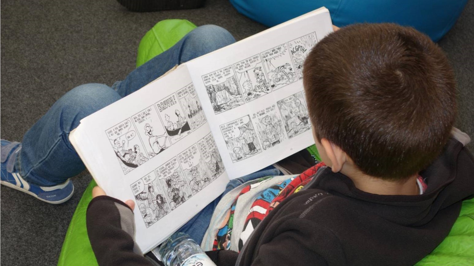 Coloca&ccedil;&atilde;o da leitura e da escrita no centro da escola